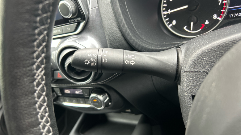 Nissan Juke 1.0 DiG-T 114 Tekna 5dr DCT Petrol Hatchback